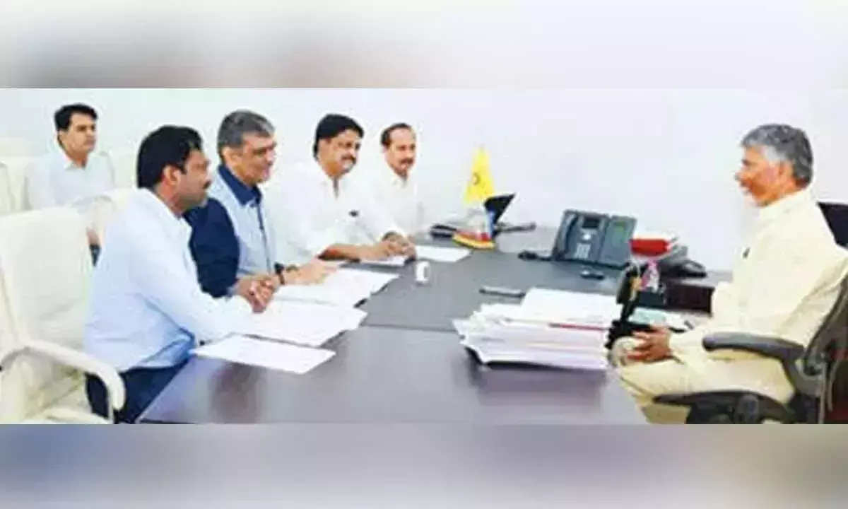 Andhra: मुख्यमंत्री ने अधिकारियों से पूंजीगत व्यय पर ध्यान केंद्रित करने को कहा Andhra: मुख्यमंत्री ने अधिकारियों से पूंजीगत व्यय पर ध्यान केंद्रित करने को कहा
