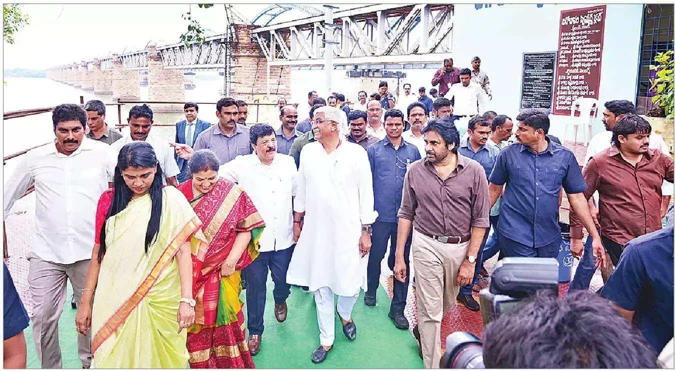 Andhra: शेखावत ने कहा, दो साल में राजमुंदरी विश्व पर्यटन मानचित्र पर होगा Andhra: शेखावत ने कहा, दो साल में राजमुंदरी विश्व पर्यटन मानचित्र पर होगा