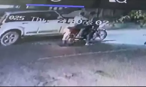 बिश्नोई की गुरु बंबीहा गिरोह ने मां की गोली मारकर हत्या की बिश्नोई की गुरु बंबीहा गिरोह ने मां की गोली मारकर हत्या की