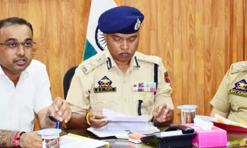 Jammu: मंडलायुक्त-पुलिस महानिरीक्षक ने आगामी तीर्थयात्राओं की व्यवस्था की समीक्षा की Jammu: मंडलायुक्त-पुलिस महानिरीक्षक ने आगामी तीर्थयात्राओं की व्यवस्था की समीक्षा की