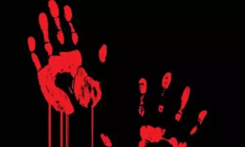 कोलकाता की लॉ छात्रा से सामूहिक बलात्कार के मामले में कॉलेज स्टाफ समेत तीन लोग गिरफ्तार कोलकाता की लॉ छात्रा से सामूहिक बलात्कार के मामले में कॉलेज स्टाफ समेत तीन लोग गिरफ्तार