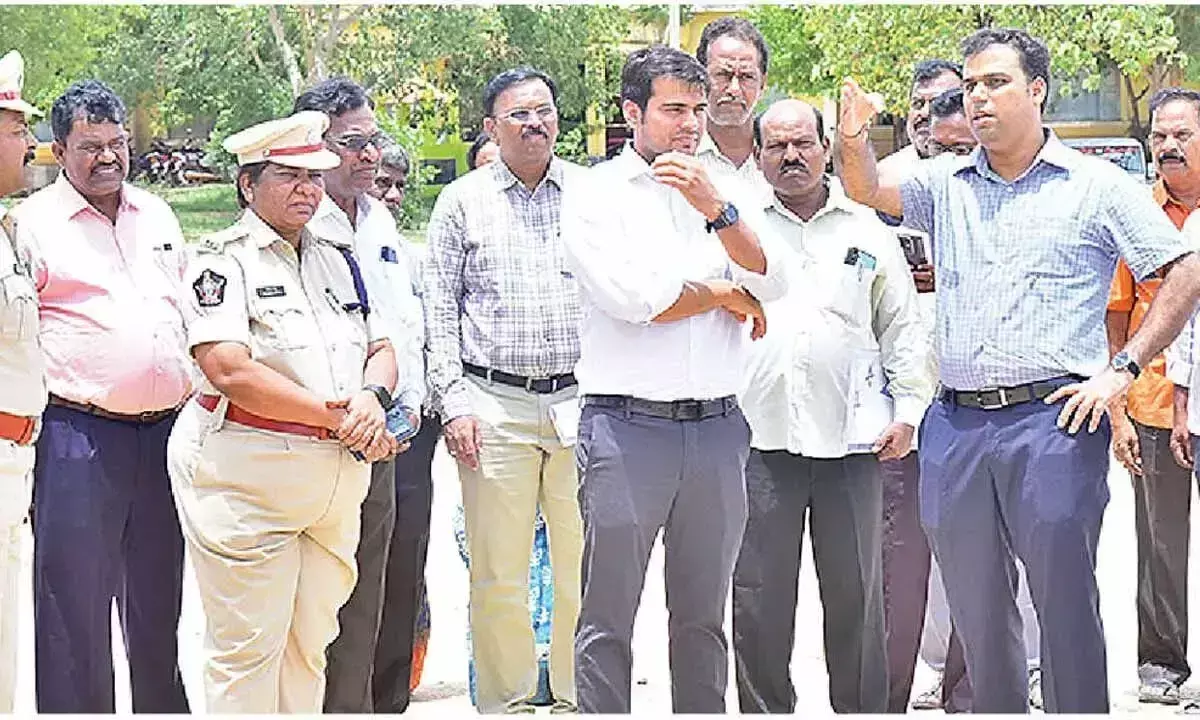 Andhra: मुख्यमंत्री के जिला दौरे को सफल बनाएं