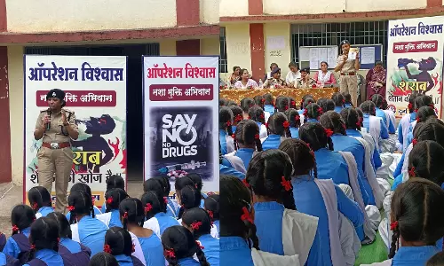 CG: ऑपरेशन विश्वास के तहत बघेरा स्कूल में चला नशा विरोधी जागरूकता अभियान CG: ऑपरेशन विश्वास के तहत बघेरा स्कूल में चला नशा विरोधी जागरूकता अभियान