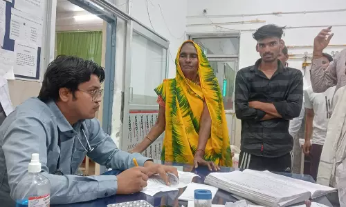 Farrukhabad: ओपीडी में डॉक्टर न मिलने से मरीजों की परेशानी बढ़ी