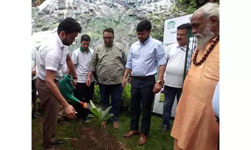 DC-JMC कमिश्नर ने ‘क्लीन जम्मू, ग्रीन जम्मू’ अभियान के तहत वृक्षारोपण अभियान का नेतृत्व किया DC-JMC कमिश्नर ने ‘क्लीन जम्मू, ग्रीन जम्मू’ अभियान के तहत वृक्षारोपण अभियान का नेतृत्व किया