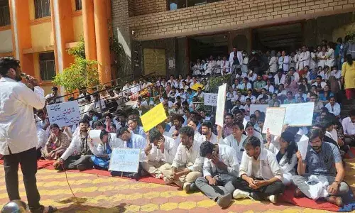 जूनियर डॉक्टरों की हड़ताल 30 तारीख से जूनियर डॉक्टरों की हड़ताल 30 तारीख से