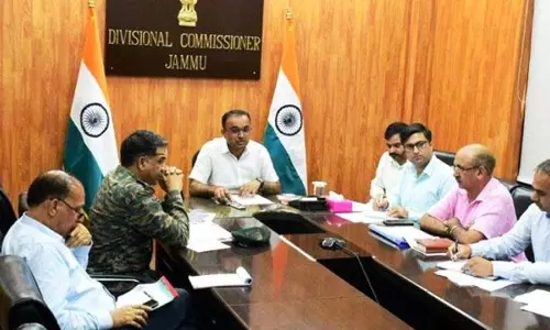 मंडलायुक्त जम्मू ने NHAI-HIDCL और BRO परियोजनाओं की प्रगति की समीक्षा की