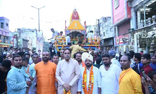 पश्चिम विधायक राजेश मूणत अमापारा में भगवान जगन्नाथ की रथयात्रा में हुए शामिल पश्चिम विधायक राजेश मूणत अमापारा में भगवान जगन्नाथ की रथयात्रा में हुए शामिल