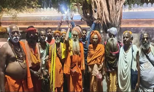 सौंदर्यीकरण कार्य ने रोका यज्ञ, गुंडिचा मंदिर पहुंचे संत हुए निराश सौंदर्यीकरण कार्य ने रोका यज्ञ, गुंडिचा मंदिर पहुंचे संत हुए निराश