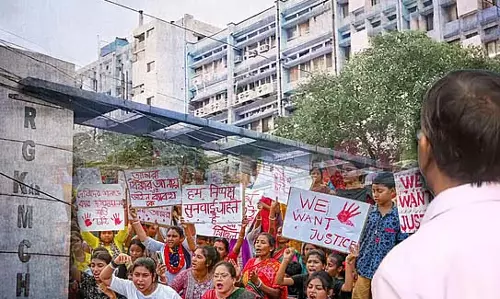 तिलोत्तमा के पिता: ‘अगर न्याय हुआ होता तो वे इतने बहादुर नहीं होते’ तिलोत्तमा के पिता: ‘अगर न्याय हुआ होता तो वे इतने बहादुर नहीं होते’