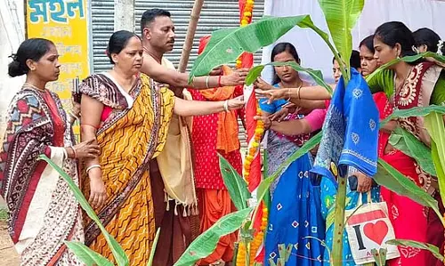 जंगलमहल पिराकाटा में बड़े बजट की पूजा की तैयारी