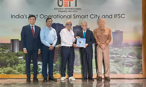 इंफोसिस के संस्थापक एनआर नारायण मूर्ति ने GIFT City का किया दौरा इंफोसिस के संस्थापक एनआर नारायण मूर्ति ने GIFT City का किया दौरा