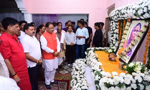 मुख्यमंत्री विष्णुदेव साय ने स्वर्गीय बसंती पैंकरा को अर्पित की विनम्र श्रद्धांजलि
