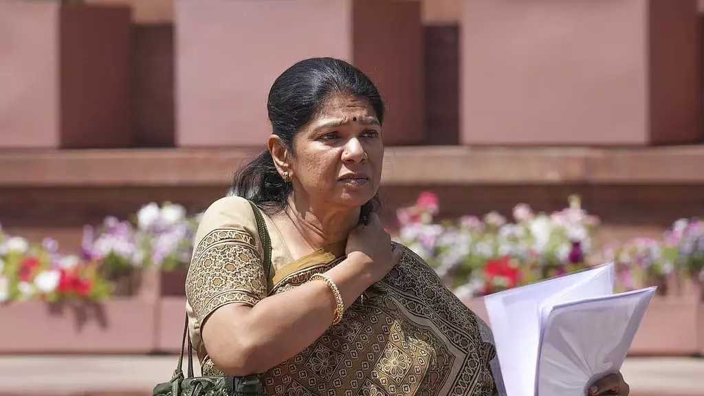 उच्च शिक्षा छात्रवृत्ति चयन सूची से हटाए गए 65 छात्रों को शामिल किया जाए: कनिमोझी पत्र उच्च शिक्षा छात्रवृत्ति चयन सूची से हटाए गए 65 छात्रों को शामिल किया जाए: कनिमोझी पत्र
