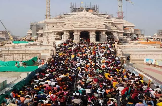 Ayodhya: राम मंदिर के प्राण-प्रतिष्ठा के बाद से अब तक करीब 5.5 करोड़ श्रद्धालु मंदिर में दर्शन कर चुके हैं Ayodhya: राम मंदिर के प्राण-प्रतिष्ठा के बाद से अब तक करीब 5.5 करोड़ श्रद्धालु मंदिर में दर्शन कर चुके हैं