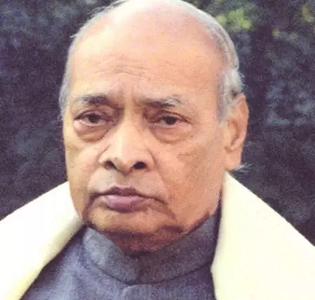 पूर्व पीएम पी.वी. नरसिम्हा राव की जयंती पर राजनाथ सिंह, खड़गे ने दी श्रद्धांजलि पूर्व पीएम पी.वी. नरसिम्हा राव की जयंती पर राजनाथ सिंह, खड़गे ने दी श्रद्धांजलि