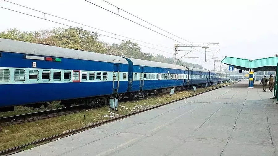 मध्य रेलवे ने चल रहे कार्य के कारण LTT-गोरखपुर ट्रेनों को अस्थायी रूप से गोंडा और आजमगढ़ तक बढ़ाया मध्य रेलवे ने चल रहे कार्य के कारण LTT-गोरखपुर ट्रेनों को अस्थायी रूप से गोंडा और आजमगढ़ तक बढ़ाया