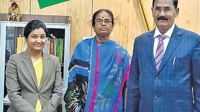 उप लोकायुक्त का हस्तक्षेप; 9 साल बाद रसोइया का काम करने वाली महिला को मिली पेंशन उप लोकायुक्त का हस्तक्षेप; 9 साल बाद रसोइया का काम करने वाली महिला को मिली पेंशन