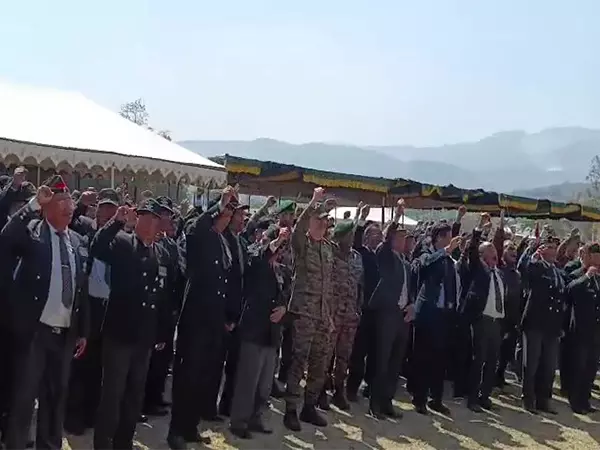 Manipur: चुराचांदपुर के सैन्य परिवारों में गर्व और देशभक्ति कूट-कूट कर भरी Manipur: चुराचांदपुर के सैन्य परिवारों में गर्व और देशभक्ति कूट-कूट कर भरी