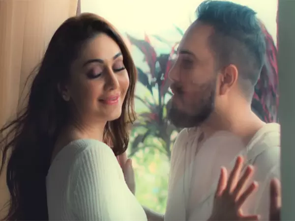 Mika Singh ने करीबी दोस्त शेफाली जरीवाला के निधन पर शोक जताया Mika Singh ने करीबी दोस्त शेफाली जरीवाला के निधन पर शोक जताया