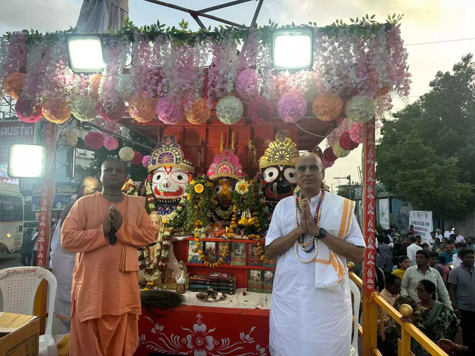 Telangana: इस्कॉन रथ यात्रा निज़ामाबाद में आयोजित की Telangana: इस्कॉन रथ यात्रा निज़ामाबाद में आयोजित की