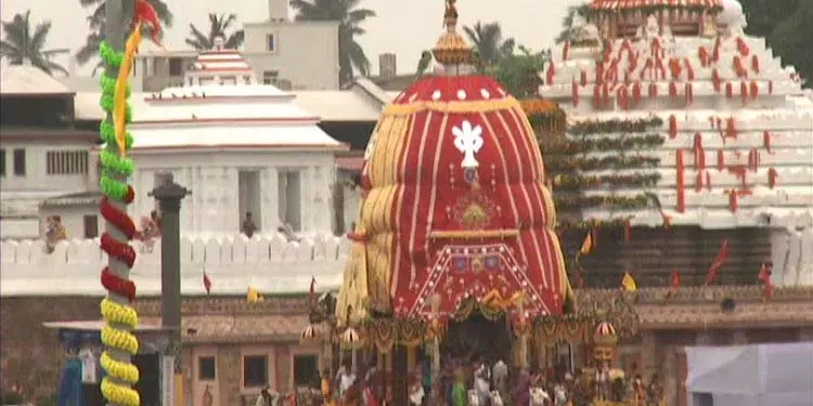 पुरी रथ यात्रा: बड़ा डांडा पर भीड़ के बीच नंदीघोष रथ फिर से आगे बढ़ा पुरी रथ यात्रा: बड़ा डांडा पर भीड़ के बीच नंदीघोष रथ फिर से आगे बढ़ा