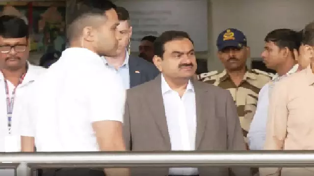 अडानी समूह के चेयरमैन गौतम अडानी भुवनेश्वर पहुंचे, रथ यात्रा के लिए पुरी जाएंगे अडानी समूह के चेयरमैन गौतम अडानी भुवनेश्वर पहुंचे, रथ यात्रा के लिए पुरी जाएंगे