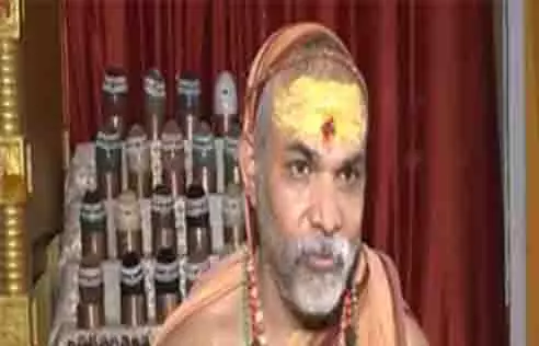 गौरक्षा समर्थकों को ही वोट दें: शंकराचार्य गौरक्षा समर्थकों को ही वोट दें: शंकराचार्य
