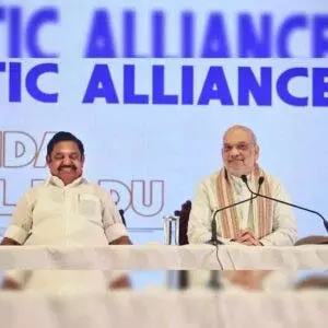 एआईएडीएमके ने अमित शाह की टिप्पणी का कड़ा प्रतिवाद किया एआईएडीएमके ने अमित शाह की टिप्पणी का कड़ा प्रतिवाद किया
