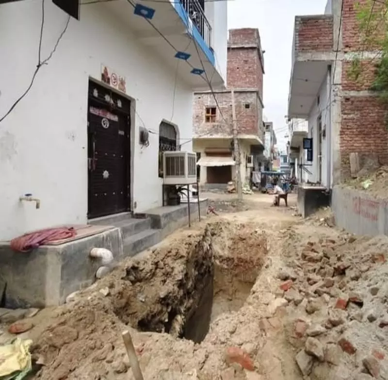 Faridabad की महिला की हत्या, ससुर द्वारा कथित बलात्कार के बाद सड़क पर दफनाया गया Faridabad की महिला की हत्या, ससुर द्वारा कथित बलात्कार के बाद सड़क पर दफनाया गया