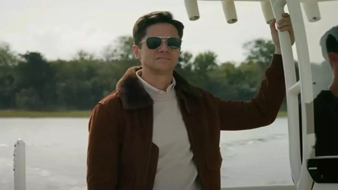 Topher Grace ने वाटरफ्रंट में खलनायक की भूमिका पर अपनी प्रतिक्रिया दी Topher Grace ने वाटरफ्रंट में खलनायक की भूमिका पर अपनी प्रतिक्रिया दी