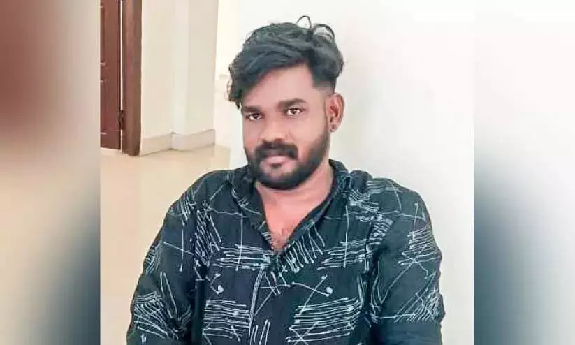 Kerala : 15 किलो गांजा के साथ युवक गिरफ्तार Kerala : 15 किलो गांजा के साथ युवक गिरफ्तार