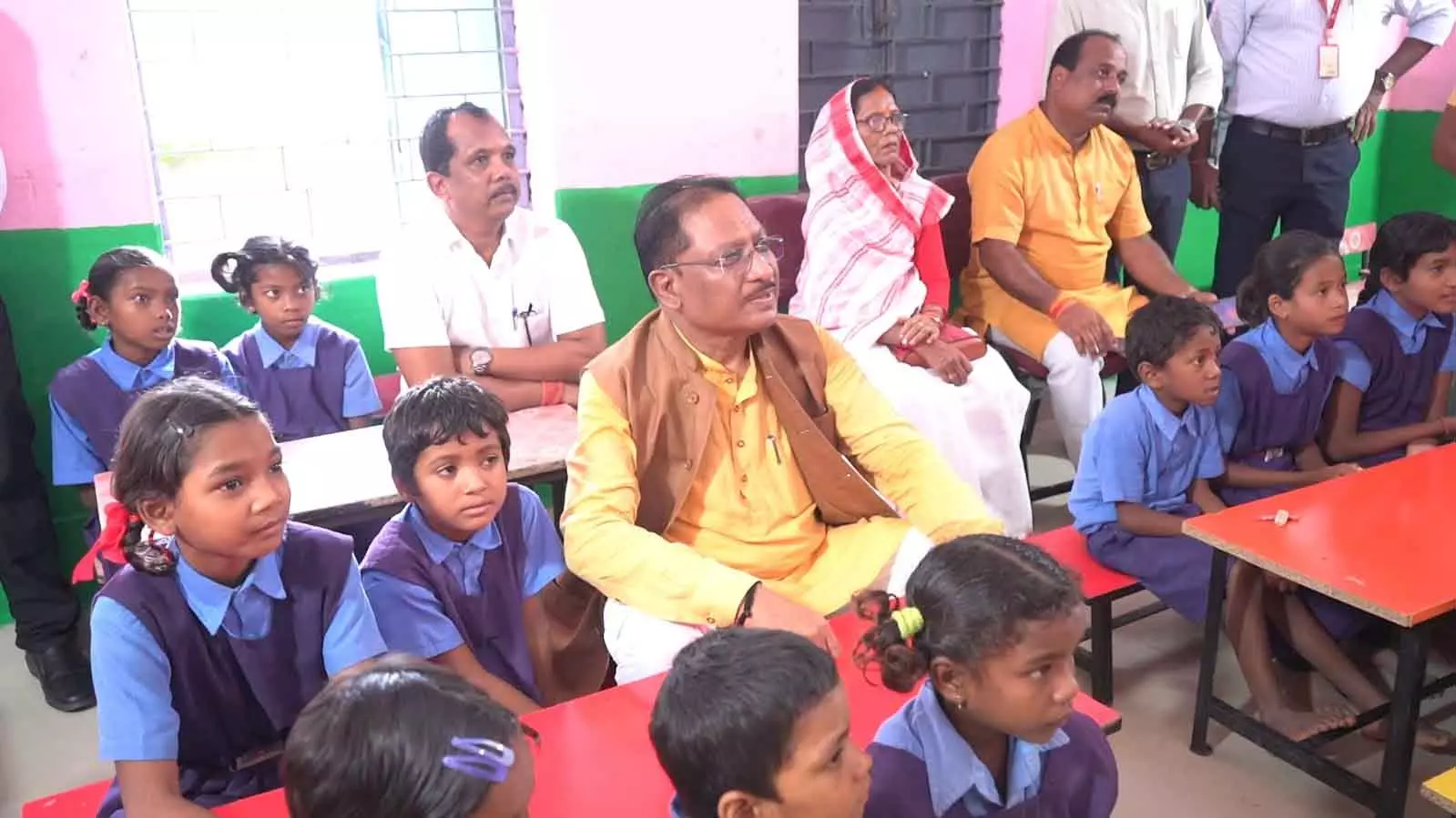 CM विष्णुदेव साय ने सम्पर्क स्मार्ट स्कूल और स्मार्ट ब्लाक कार्यक्रम का किया शुभारंभ CM विष्णुदेव साय ने सम्पर्क स्मार्ट स्कूल और स्मार्ट ब्लाक कार्यक्रम का किया शुभारंभ