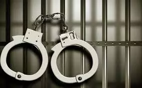 Bihar : पुलिस कर्मियों को कुचलने वाला आरोपी थार चालक गिरफ्तार Bihar : पुलिस कर्मियों को कुचलने वाला आरोपी थार चालक गिरफ्तार