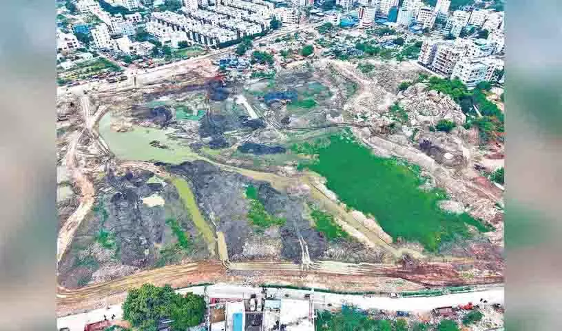 Sunnam Cheruvu का दूषित पानी स्वास्थ्य के लिए खतरा पैदा करता Sunnam Cheruvu का दूषित पानी स्वास्थ्य के लिए खतरा पैदा करता