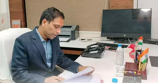 कलेक्टर के आदेश के बाद AB रोड पर यातायात सुगम बनाने के लिए इंदौर प्रशासन हरकत में आया कलेक्टर के आदेश के बाद AB रोड पर यातायात सुगम बनाने के लिए इंदौर प्रशासन हरकत में आया