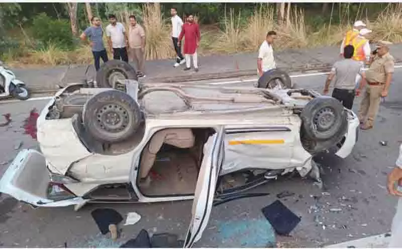 Kapurthala के पास जालंधर-अमृतसर हाईवे पर टक्कर में 3 की मौत, 15 घायल Kapurthala के पास जालंधर-अमृतसर हाईवे पर टक्कर में 3 की मौत, 15 घायल