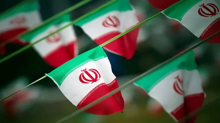 Iran ने अंतरराष्ट्रीय पारगमन उड़ानों के लिए मध्य और पश्चिमी हवाई क्षेत्र को फिर से खोल दिया Iran ने अंतरराष्ट्रीय पारगमन उड़ानों के लिए मध्य और पश्चिमी हवाई क्षेत्र को फिर से खोल दिया