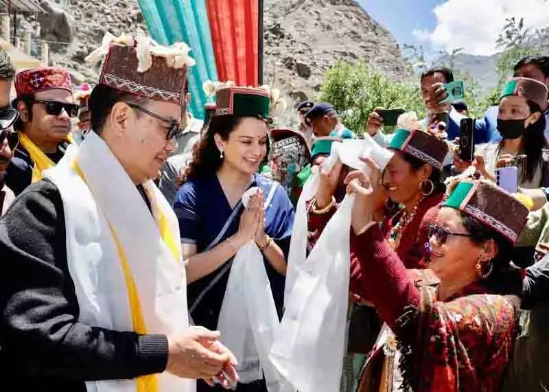 Himachal: केंद्र सरकार भारत-चीन सीमा पर सड़क बुनियादी ढांचे को बढ़ावा दे रही Himachal: केंद्र सरकार भारत-चीन सीमा पर सड़क बुनियादी ढांचे को बढ़ावा दे रही