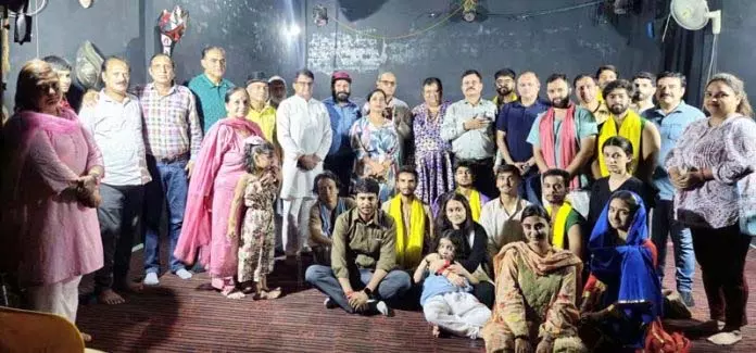 Jammu: 32वें स्थापना दिवस पर समूह थियेटर ने डोगरी नाटक ‘बाबा जित्तमल’ का मंचन किया Jammu: 32वें स्थापना दिवस पर समूह थियेटर ने डोगरी नाटक ‘बाबा जित्तमल’ का मंचन किया