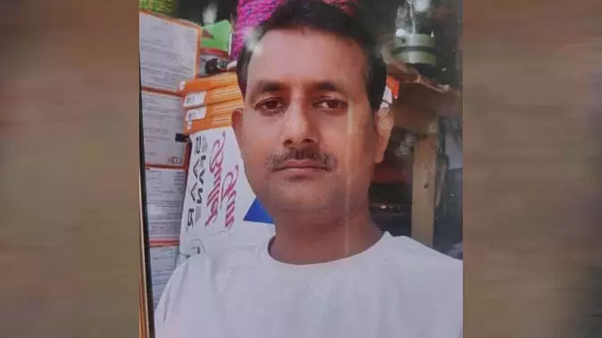 Kanpur : कार की टक्कर से बाइक सवार व्यापारी की मौत, मचा कोहराम Kanpur : कार की टक्कर से बाइक सवार व्यापारी की मौत, मचा कोहराम