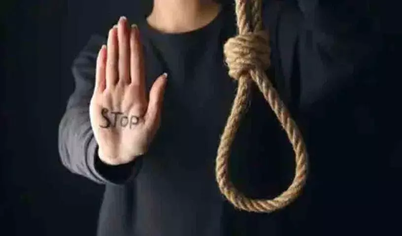 शेखपेट गुरुकुल छात्रावास में इंटर प्रथम वर्ष के छात्र ने की आत्महत्या शेखपेट गुरुकुल छात्रावास में इंटर प्रथम वर्ष के छात्र ने की आत्महत्या