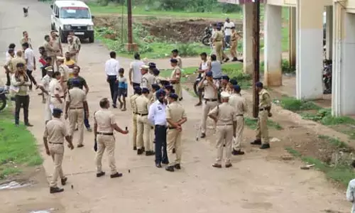 कई रिसॉर्ट की पुलिस ने ली तलाशी, अटल आवास में भी रेड
