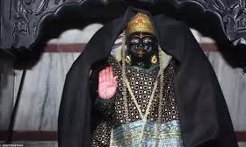 Shaniwar Ke Upay: शनिवार को बिना किसी को बताए करें ये काम, दूर हो जाएंगी आपकी सारी परेशानियां