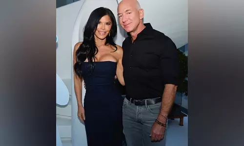 Jeff Bezos और लॉरेन सांचेज अब विवाहित हैं