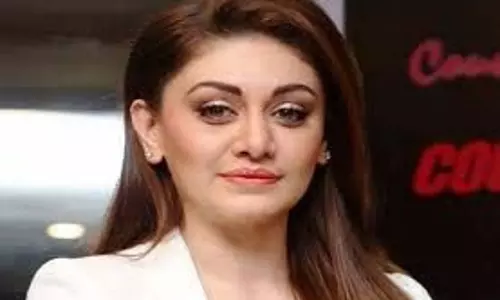 Shefali Jariwala :अचानक निधन से बिखरा परिवार, सदमे में पति Shefali Jariwala :अचानक निधन से बिखरा परिवार, सदमे में पति