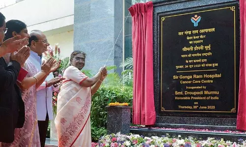 राष्ट्रपति ने अस्पताल जाकर बीमार शिबू सोरेन से मुलाकात की