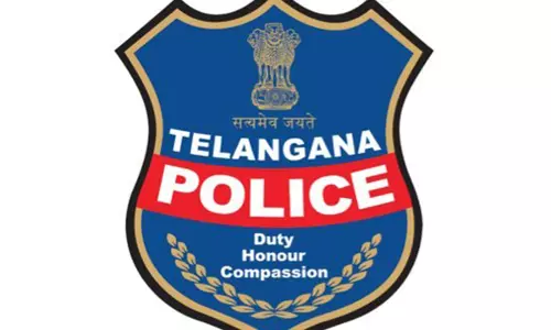 Telangana: नागुलापल्ली स्टेशन के पास रेलवे ट्रैक पर कार चलाने के आरोप में महिला को पकड़ा गया