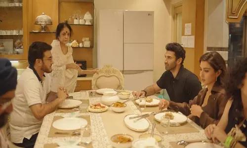 सौरव गांगुली ने आदित्य रॉय कपूर और Sara Ali Khan को डिनर पर आमंत्रित किया सौरव गांगुली ने आदित्य रॉय कपूर और Sara Ali Khan को डिनर पर आमंत्रित किया