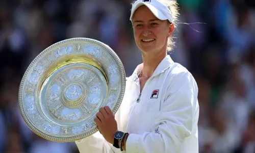 Wimbledon: बारबोरा फिलिपिनो स्टार एलेक्जेंड्रा एला के खिलाफ अपने अभियान की शुरुआत करेंगी Wimbledon: बारबोरा फिलिपिनो स्टार एलेक्जेंड्रा एला के खिलाफ अपने अभियान की शुरुआत करेंगी